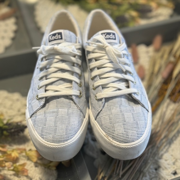 Keds canvas blue and white lace ups - Picture 2 of 4